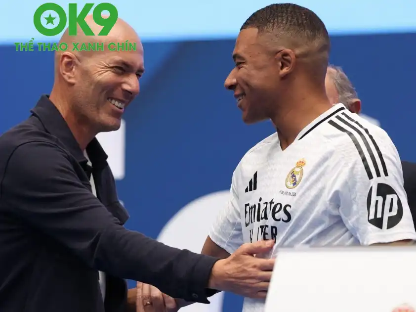 Kylian Mbappe đã bày tỏ sự ngưỡng mộ đặc biệt dành cho Zinedine Zidane. (Ảnh: Icon sport) Kylian Mbappe đã bày tỏ sự ngưỡng mộ đặc biệt dành cho Zinedine Zidane. (Ảnh: Icon sport)